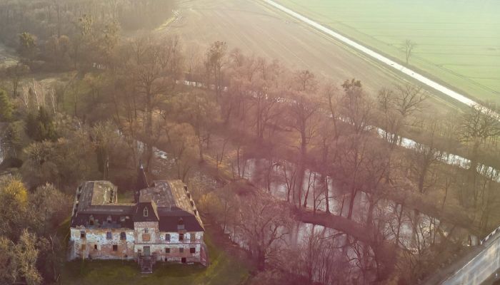 Kasteel te koop Komorowice, województwo dolnośląskie,  Polen