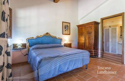 Maison de campagne à vendre Chianciano Terme, Toscane, RIF 3061 Schlafzimmer 5 mit Blick in BZ