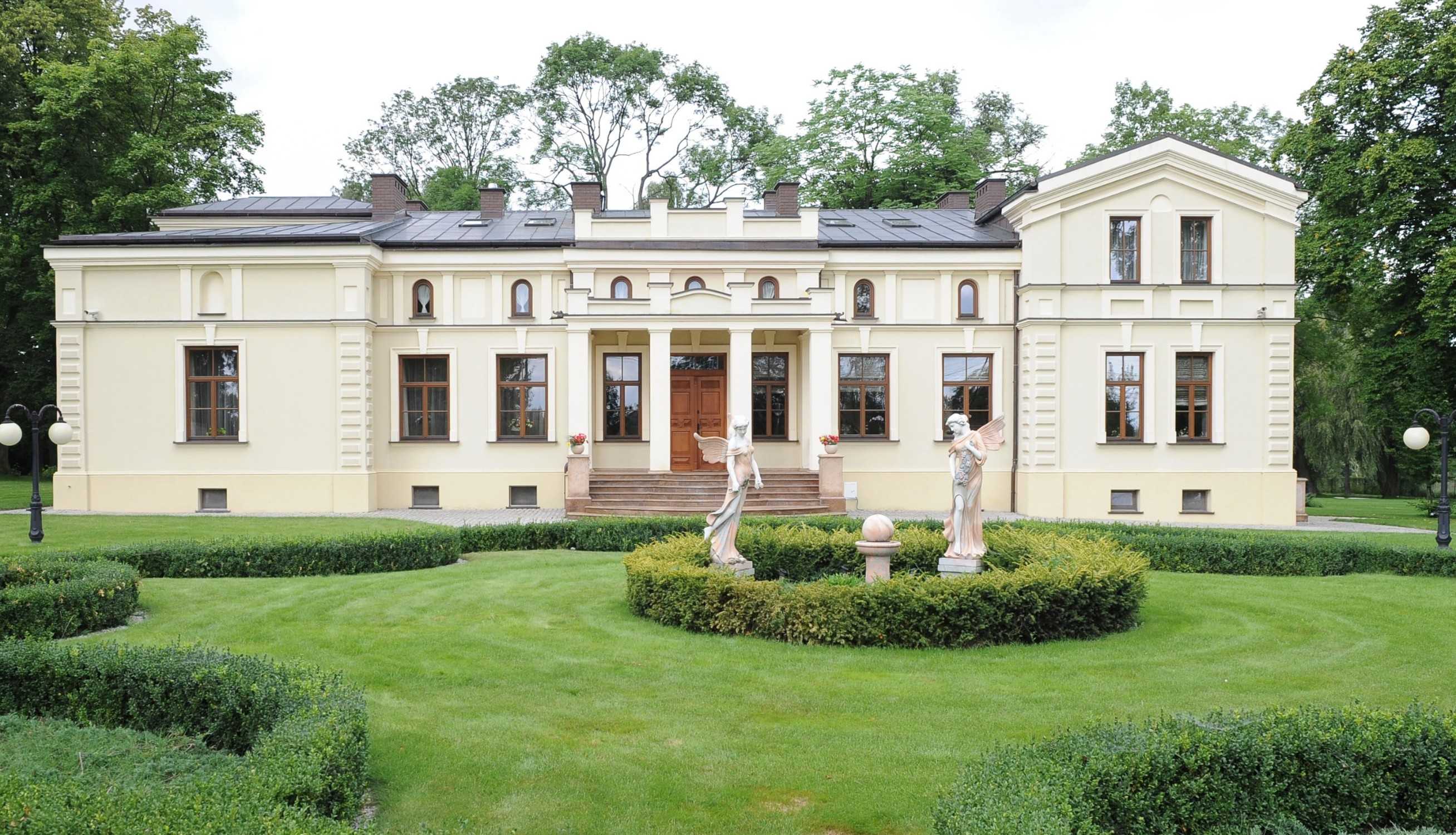 Images Klein landhuis met park, bij Łódź