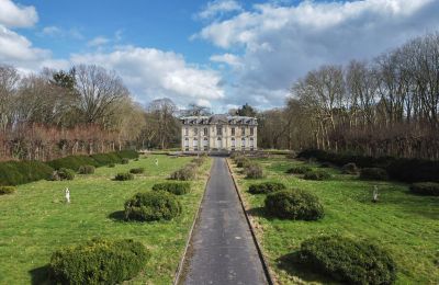 Propriétés, Château près de Chantilly au nord de Paris avec une intimité totale