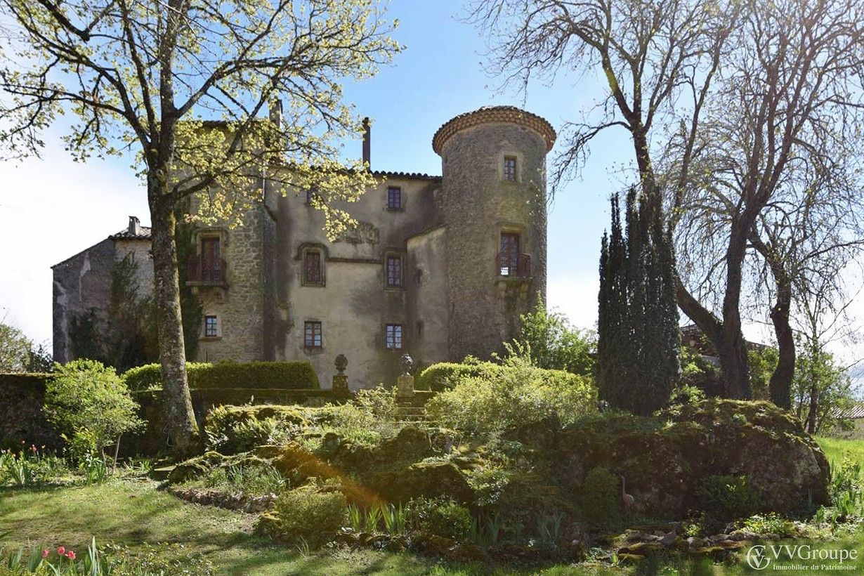 Photos Château du 12ème siècle rénové, 8 chambres, dans un village Le-Caylar-Hérault