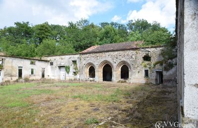 Monastère à vendre Foix, Occitanie, Cour intérieure