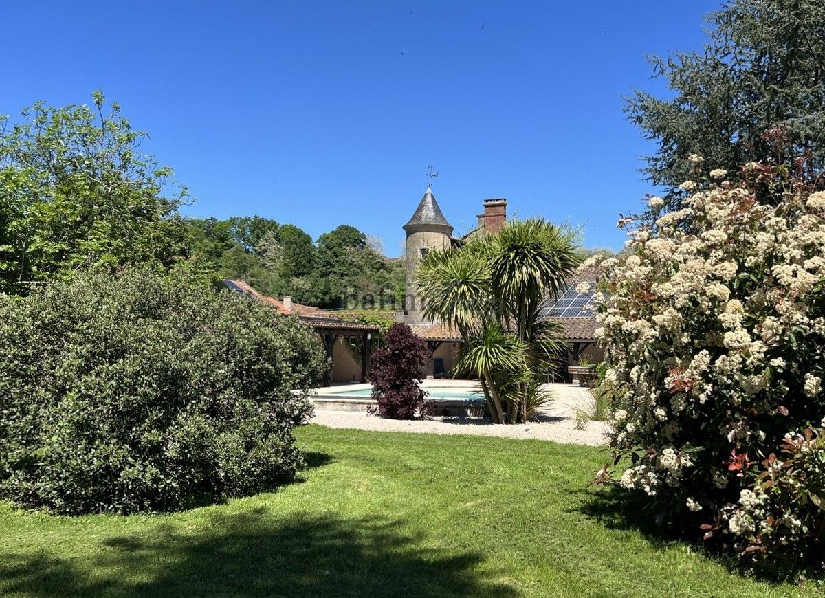 Photos Maison de maître avec piscine près de Tarbes