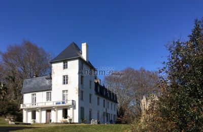 Propriétés, Château aux portes de Pau - 12 hectares, faible taxe foncière