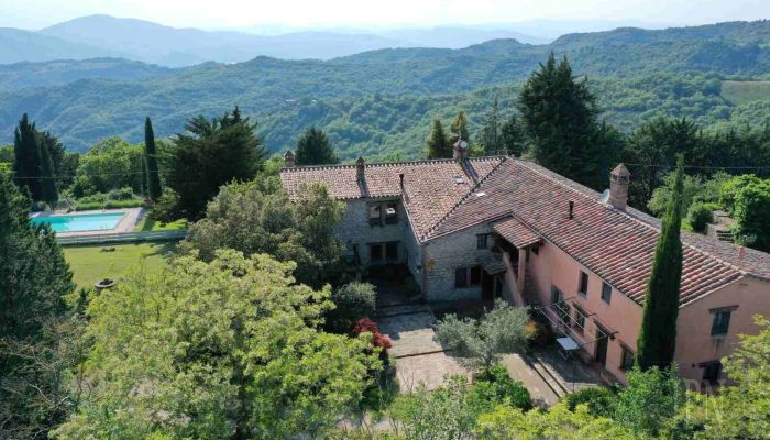 Propriété historique à vendre 06024 Gubbio, Ombrie,  Italie