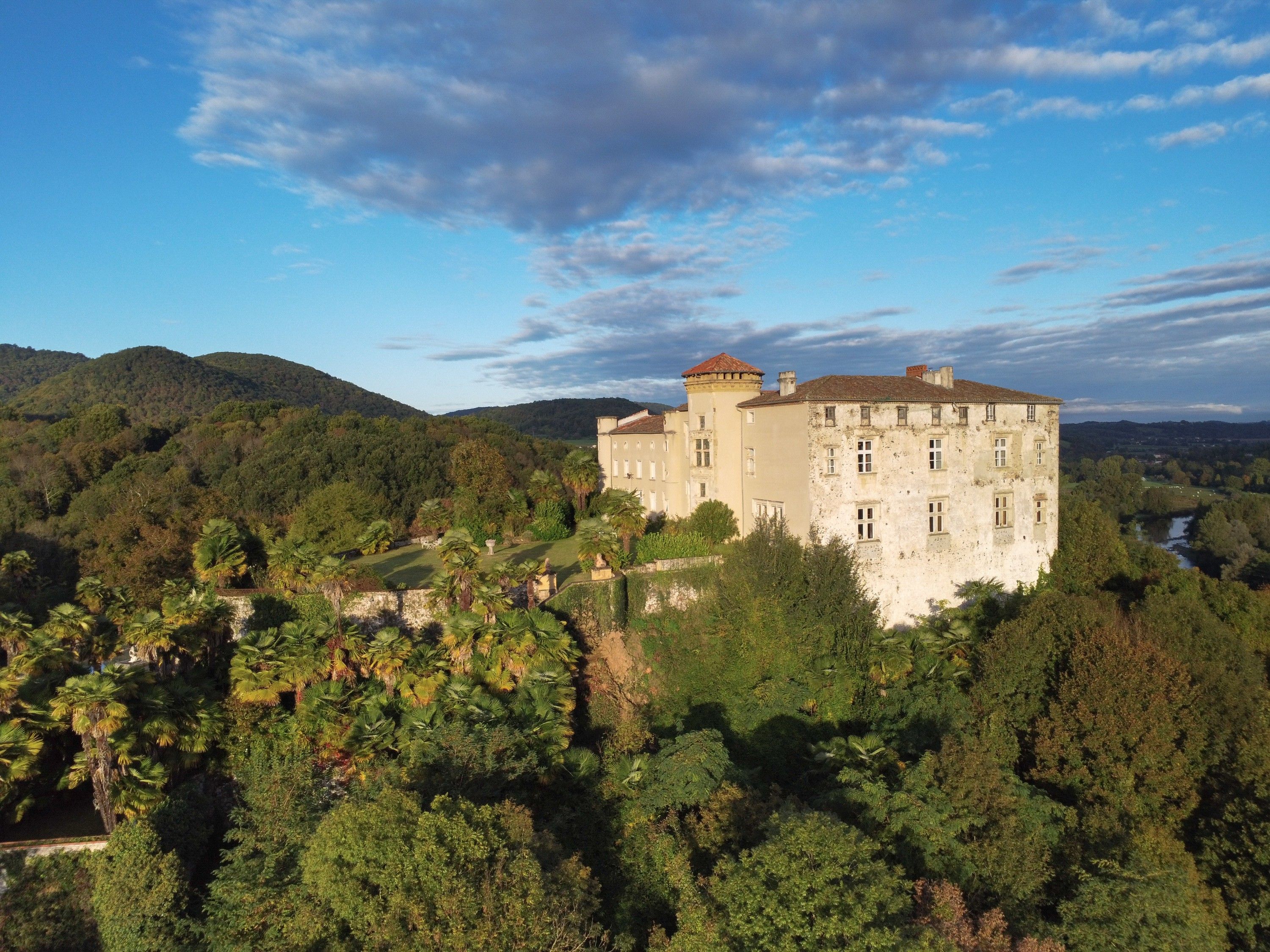 Photos Imposant Château dans la région du Sud de la France