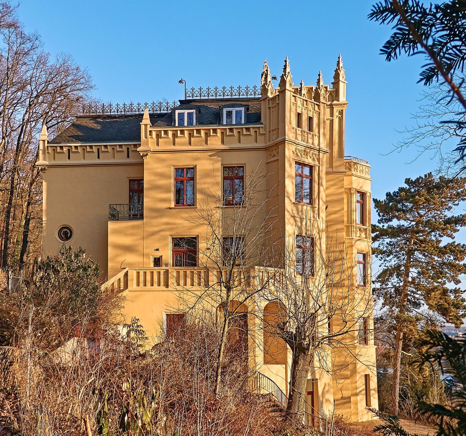 Images Historische villa in banketbakkersstijl in Gera