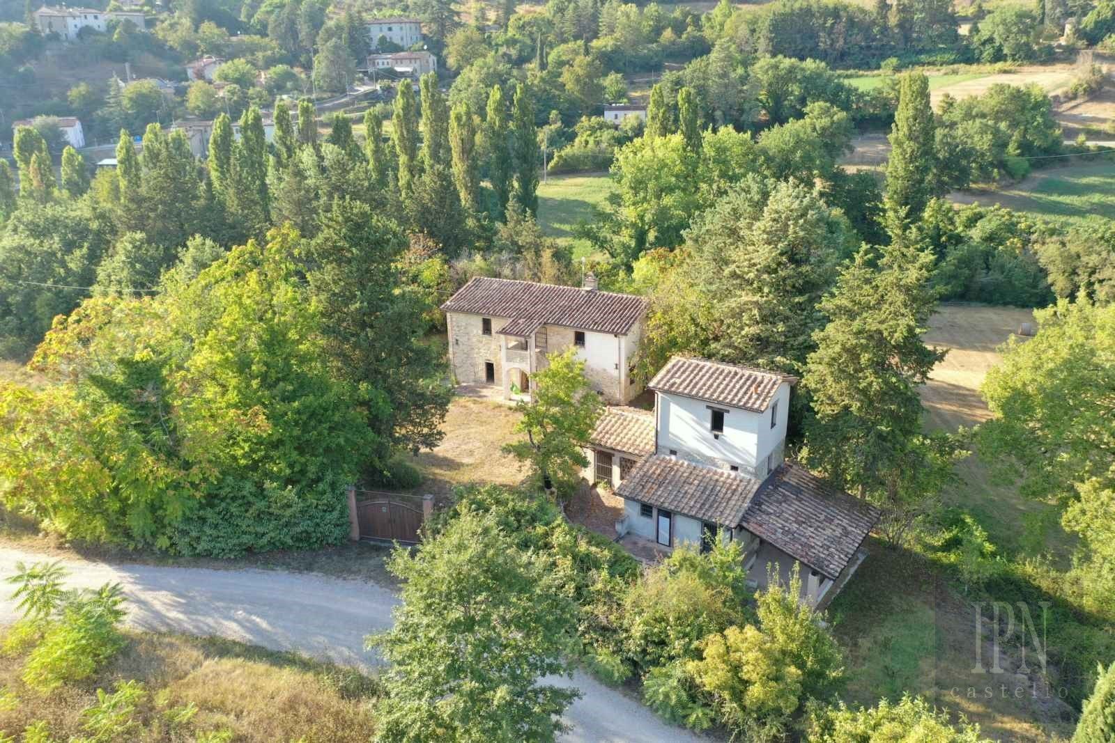 Images Historische boerderij in Umbrië op 1 hectare grond