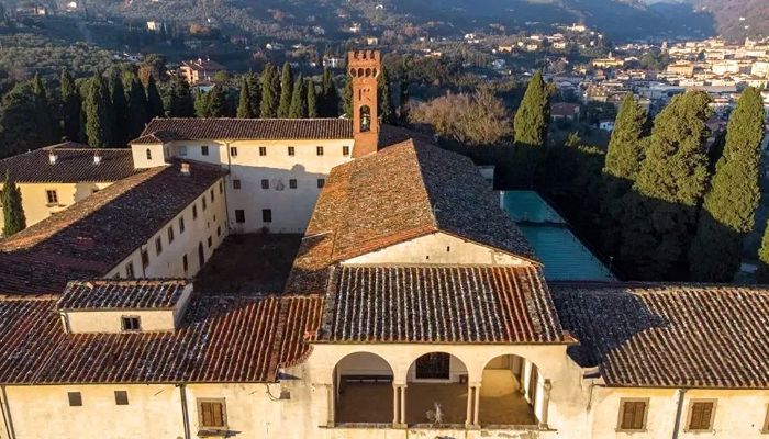 Monastère à vendre Pescia, Toscane,  Italie