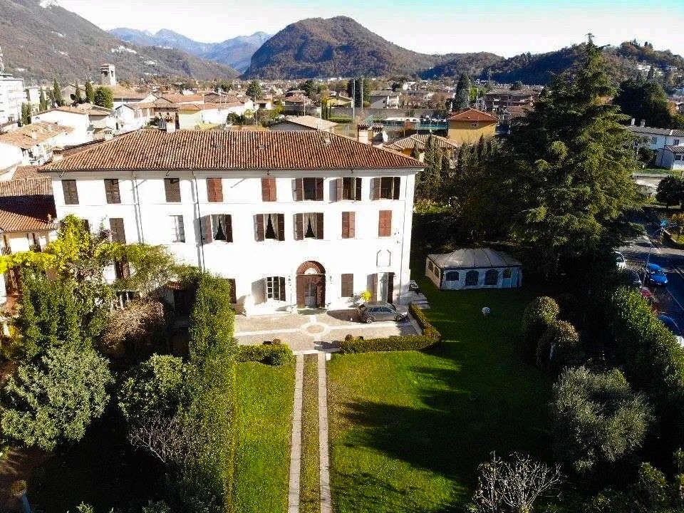 Photos Villa Marchetti - Magnifique propriété en Lombardie