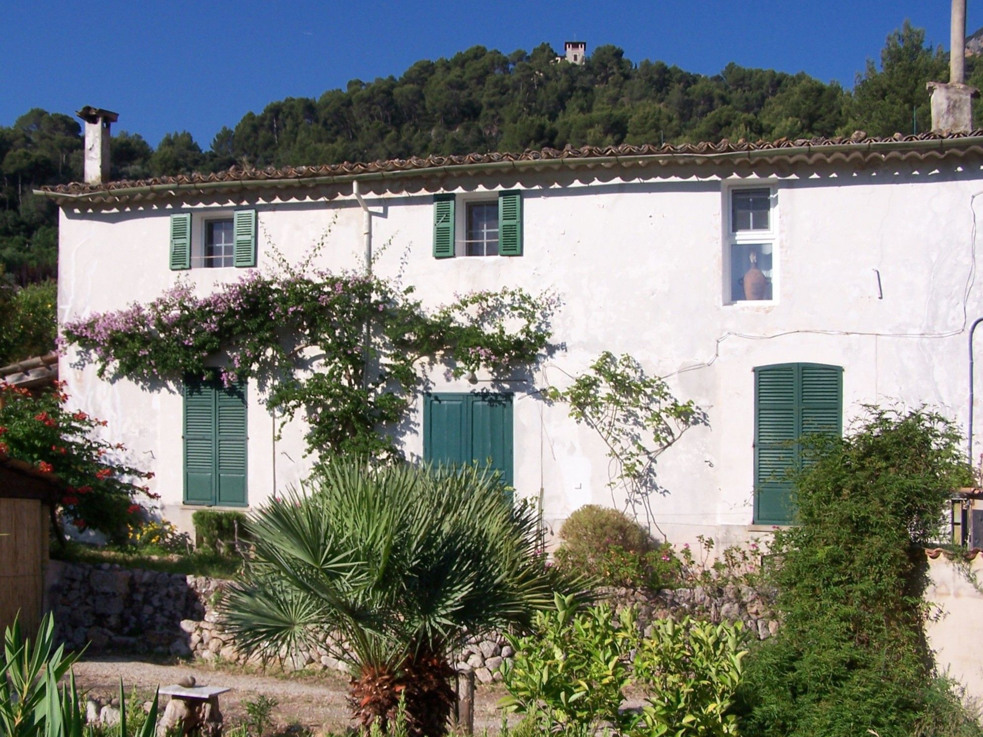 Photos  Maison de caractère avec vue sur la montagne et la mer