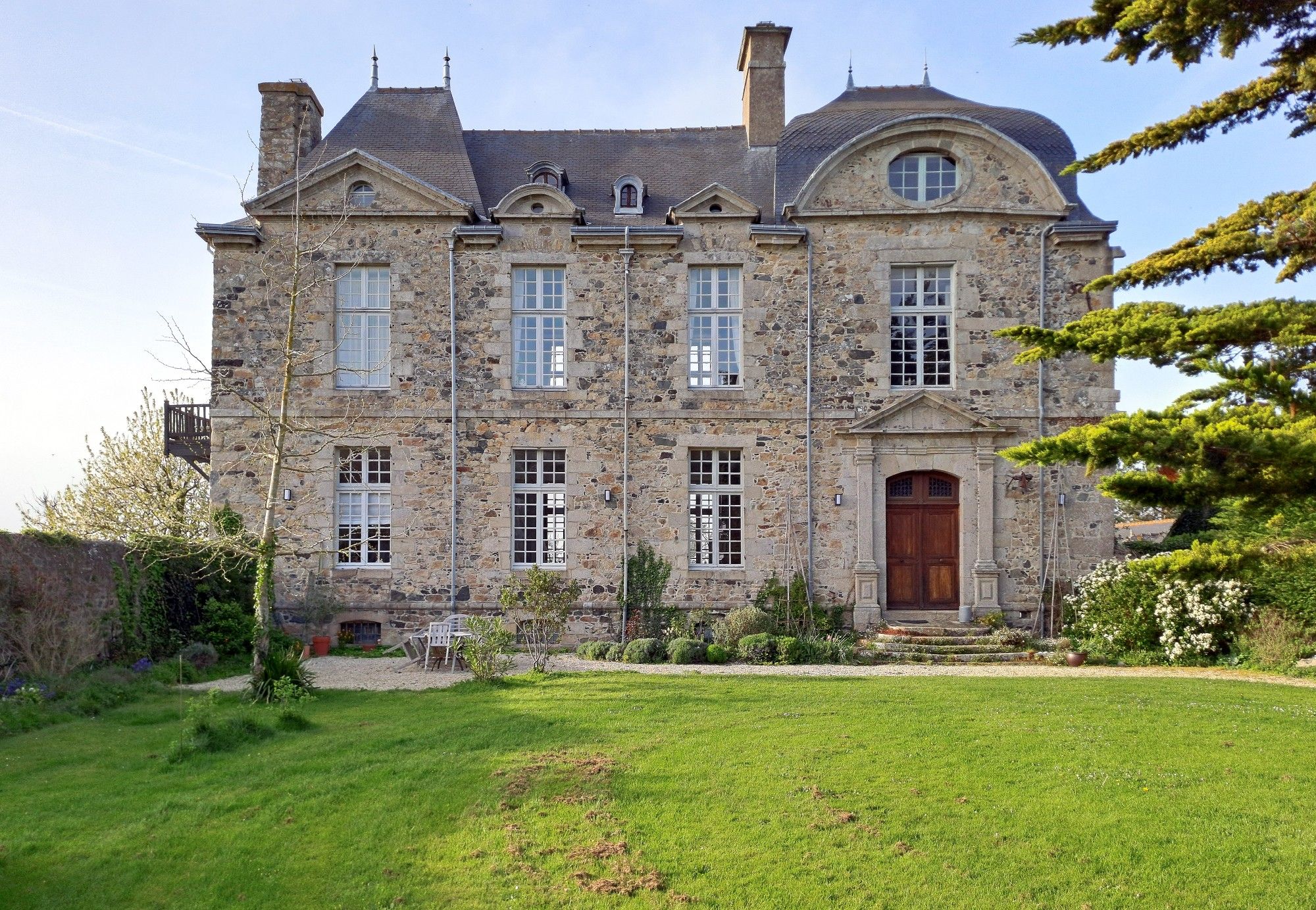 Photos Château avec vue magique sur la mer près de Saint Brieuc