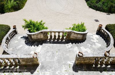 Kasteel te koop Barjac, Occitanie, Uitzicht 