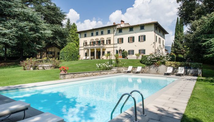 Historische villa te koop Vicchio, Toscane,  Italië