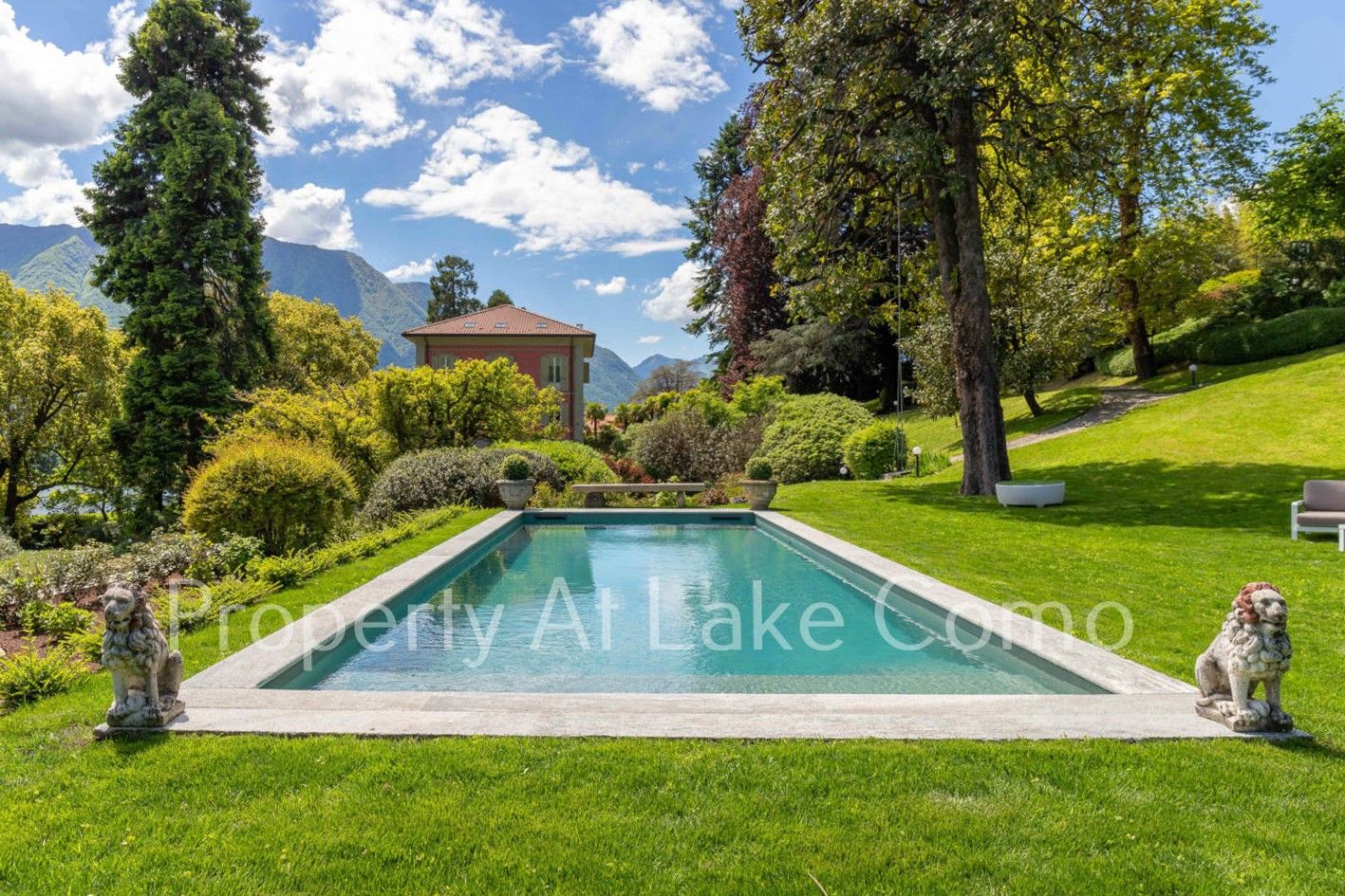 Photos Villa au bord du lac de Côme, emplacement privé, vue sur le lac et équipements haut de gamme