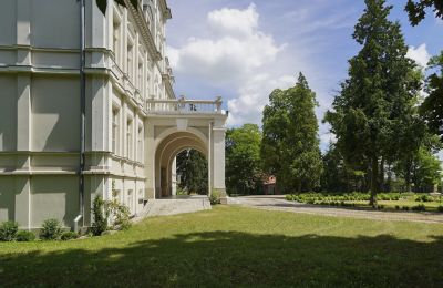 Propriétés, Château de Malina - manoir entièrement rénové au cœur de la Pologne