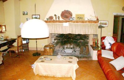 Maison de campagne à vendre Arezzo, Toscane, RIF2262-lang9#RIF 2262 Kamin im großen Wohnbereich im EG