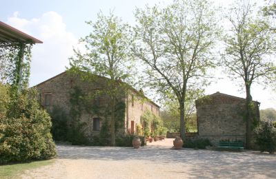 Maison de campagne à vendre Arezzo, Toscane, RIF2262-lang4#RIF 2262 Haupthaus und Nebengebäude über Hof verbunden