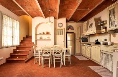 Maison de campagne à vendre Figline e Incisa Valdarno, Toscane, RIF 2966 Küche mit Essbereich in ehem. Scheune