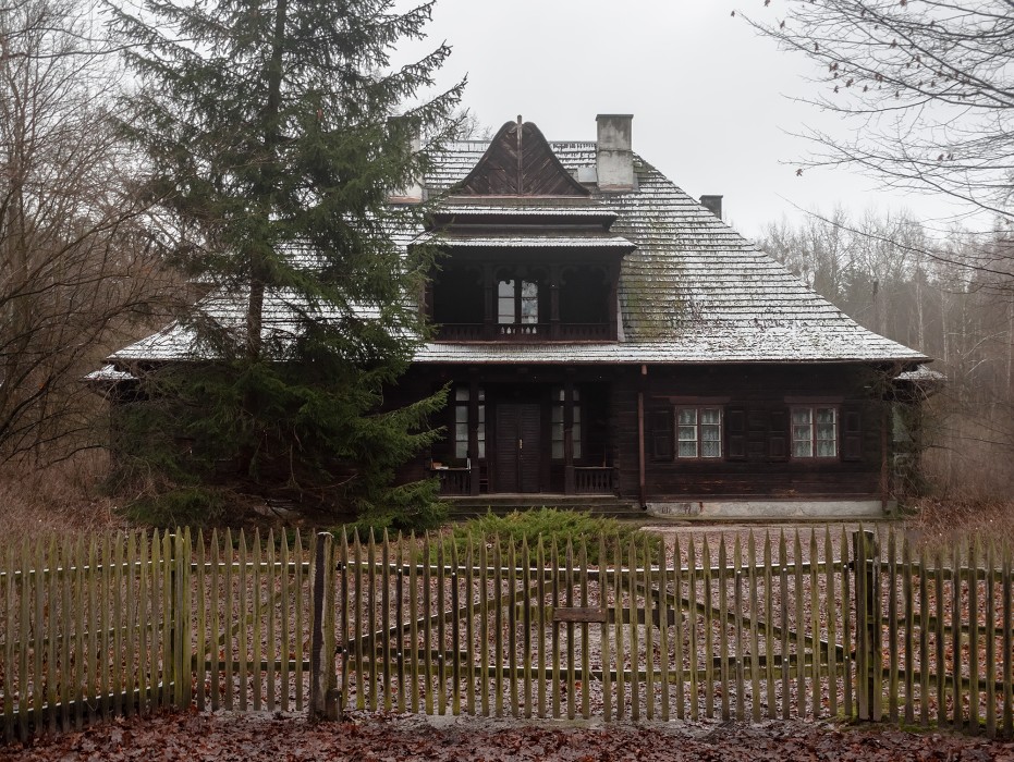 Maison historique dans le parc national de Kampinos, Kampinos